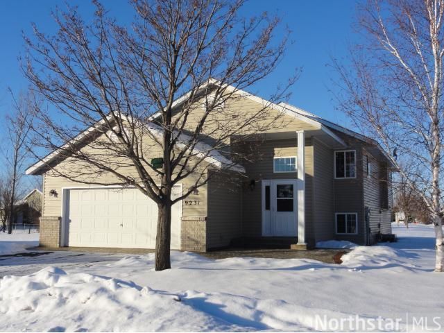 9231 Swallow Cir, Monticello, MN 55362