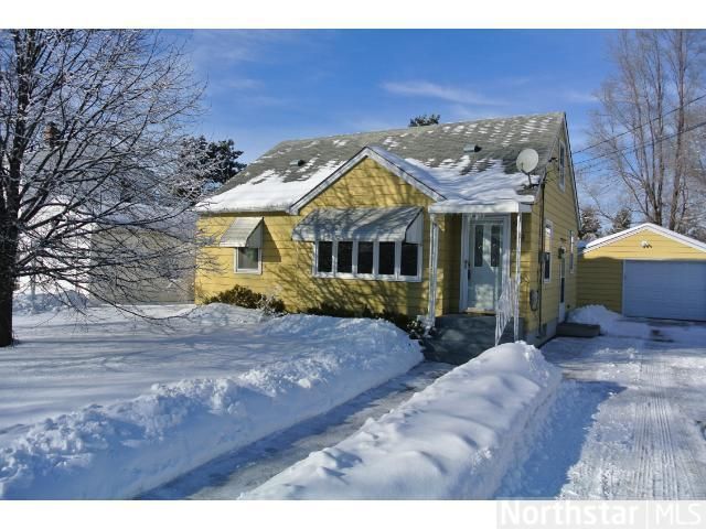 49 Kingston Ave, Maplewood, MN 55117