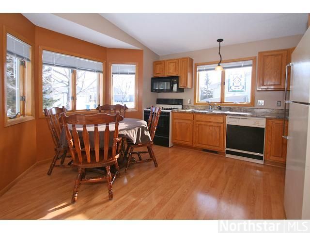 9545 Niagara Ln N, Maple Grove, MN 55369