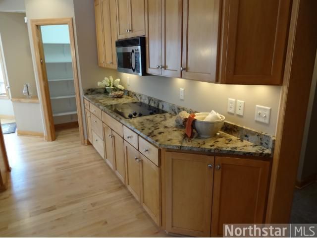 2425 Wildwood Dr, Shakopee, MN 55379