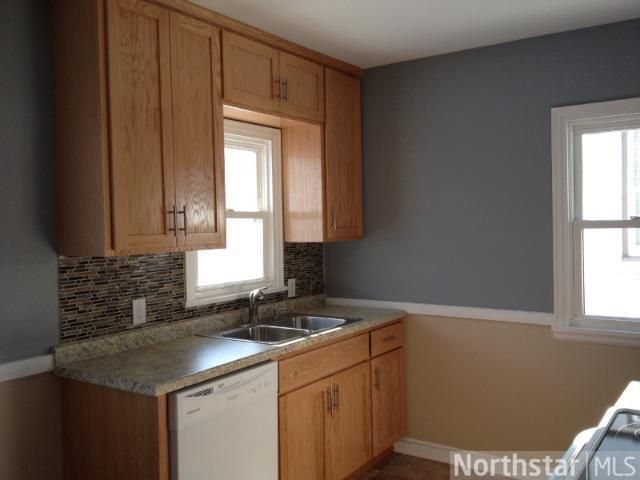 1148 Rose Ave E, Saint Paul, MN 55106