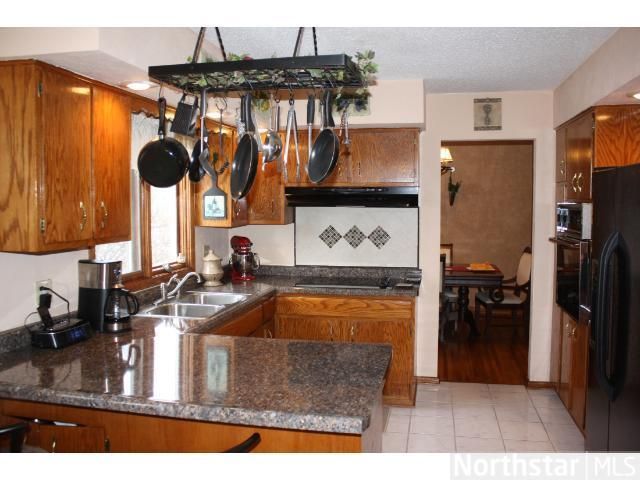 10922 Southview Dr, Burnsville, MN 55337