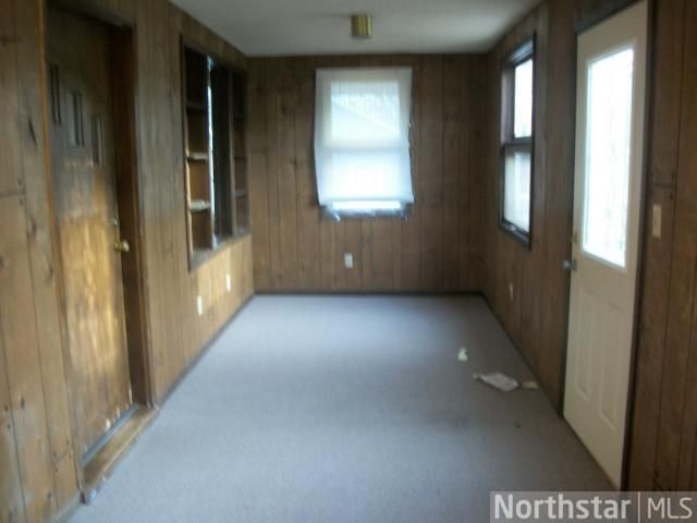 848 6th St N, Bayport, MN 55003