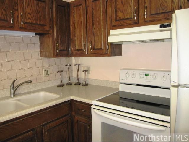 1087 Churchill Pl, Shoreview, MN 55126