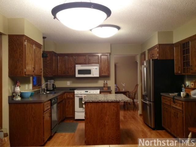 7717 133rd St W, Apple Valley, MN 55124