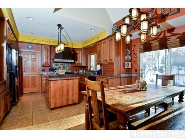 1426 Kings Wood Rd, Eagan, MN 55122