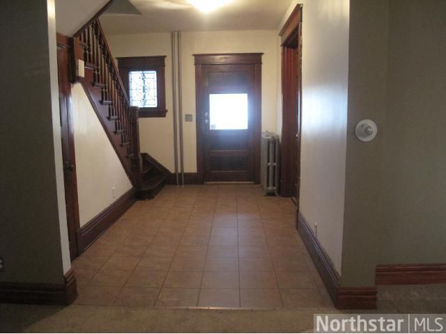 830 Thomas Ave, Saint Paul, MN 55104