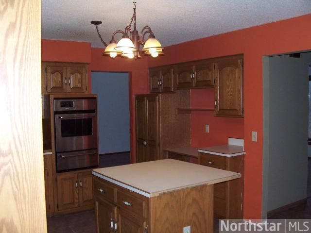 1378 Ridgeway Dr, West Saint Paul, MN 55118