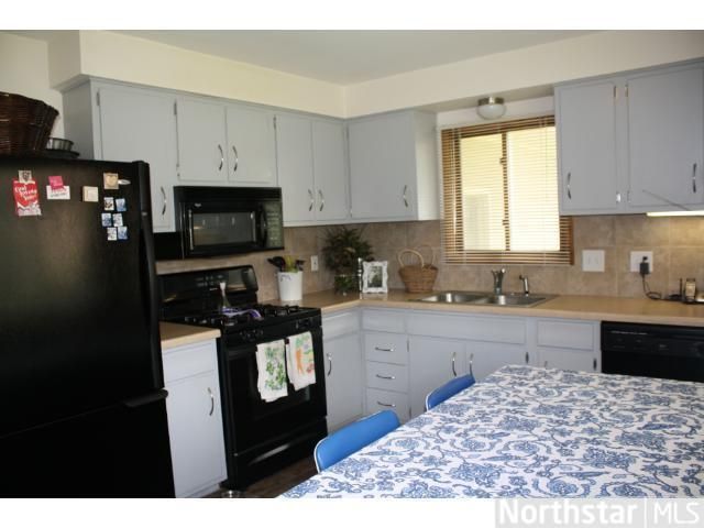 817819 E Old Shakopee Rd, Bloomington, MN 55420