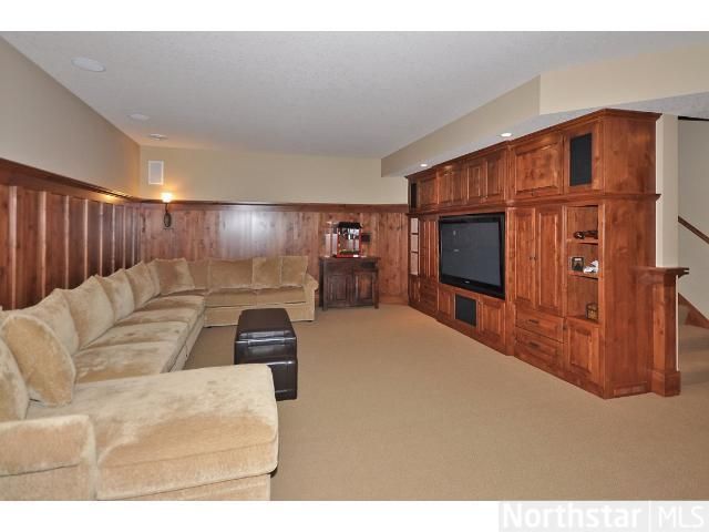 7701 Archer Ln N, Osseo, MN 55311