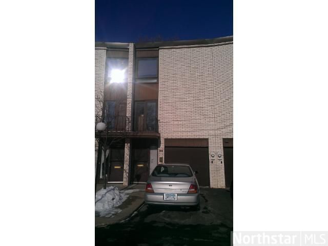125 Mcknight Rd N #C, Saint Paul, MN 55119