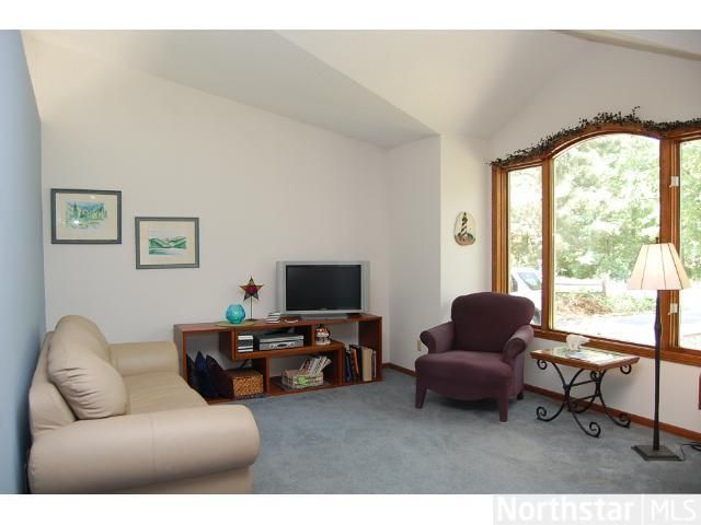 618 Hall Ave, White Bear Lake, MN 55110