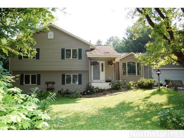 618 Hall Ave, White Bear Lake, MN 55110