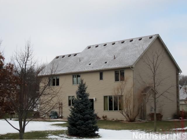 1307 Eagle Bluff Ct, Hastings, MN 55033
