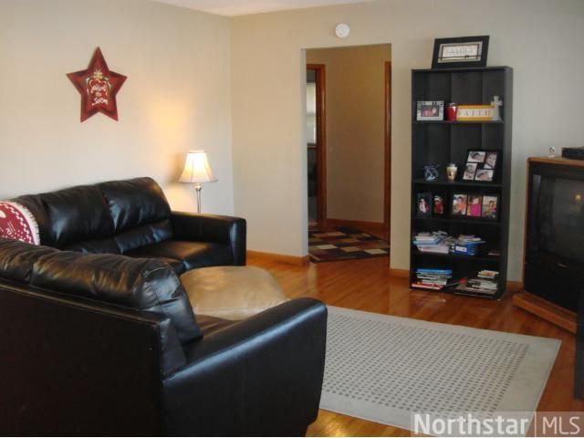 813 23rd Ave N, South Saint Paul, MN 55075
