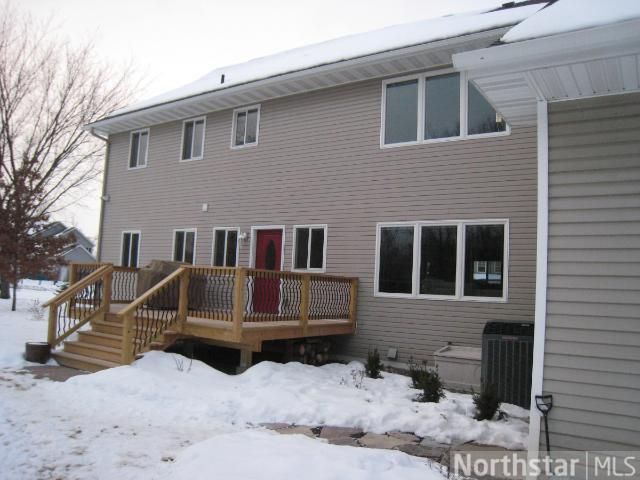 38060 Fieldstone Dr, North Branch, MN 55056
