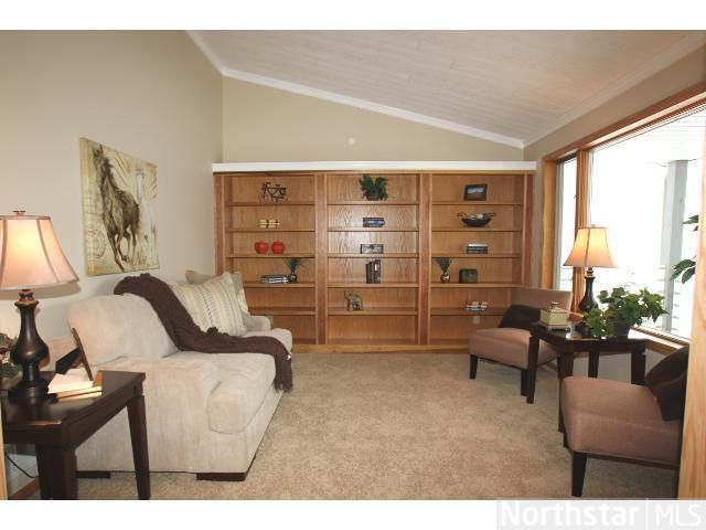 15565 Green Meadow Cir, Carver, MN 55315