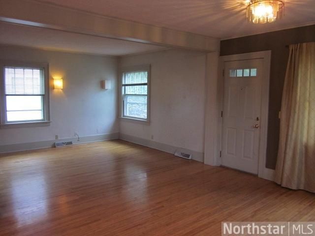 885 21st Ave SE, Minneapolis, MN 55414
