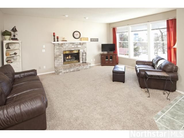 9195 Merrimac Ln N, Osseo, MN 55311