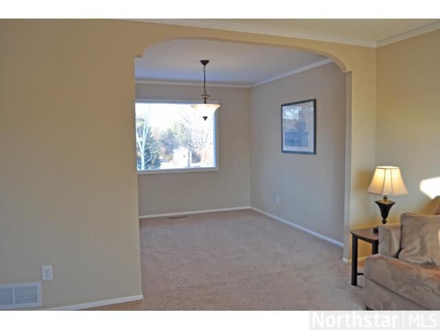 8010 W 107th St, Bloomington, MN 55438