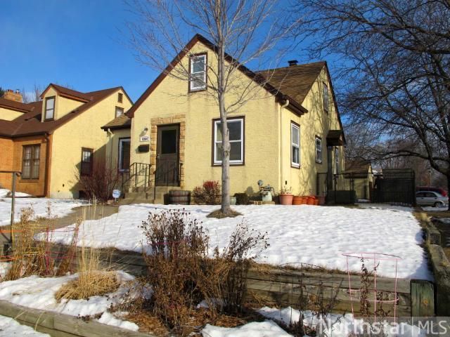 1264 Grotto St N, Saint Paul, MN 55117