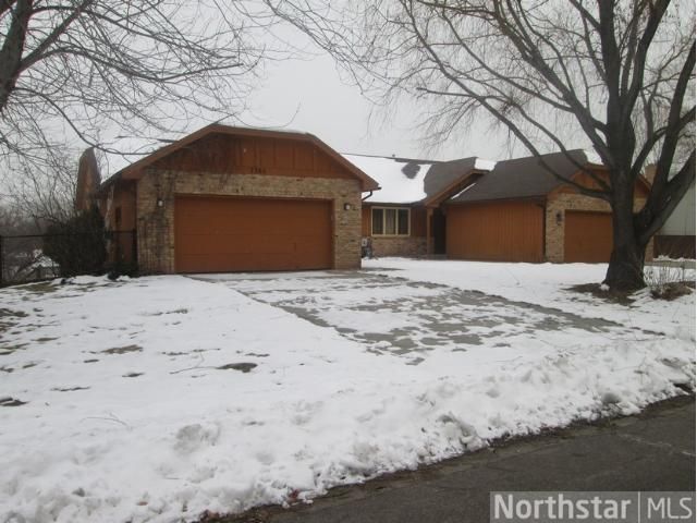 7360 Bagpipe Blvd, Eden Prairie, MN 55346