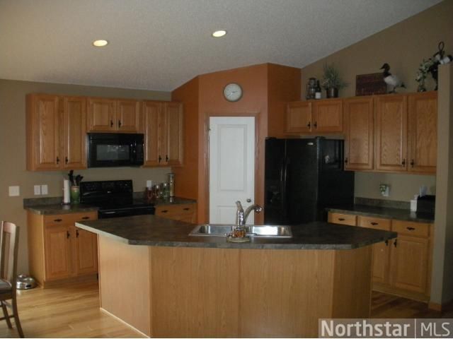 808 Hickory St NE, Lonsdale, MN 55046