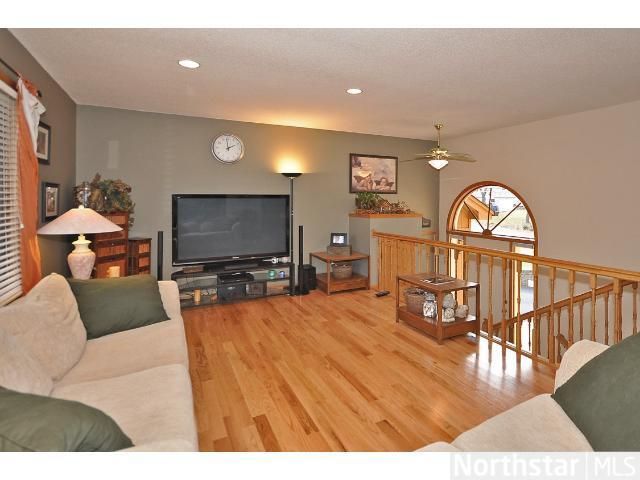 3048 Alexander Ln, Mound, MN 55364
