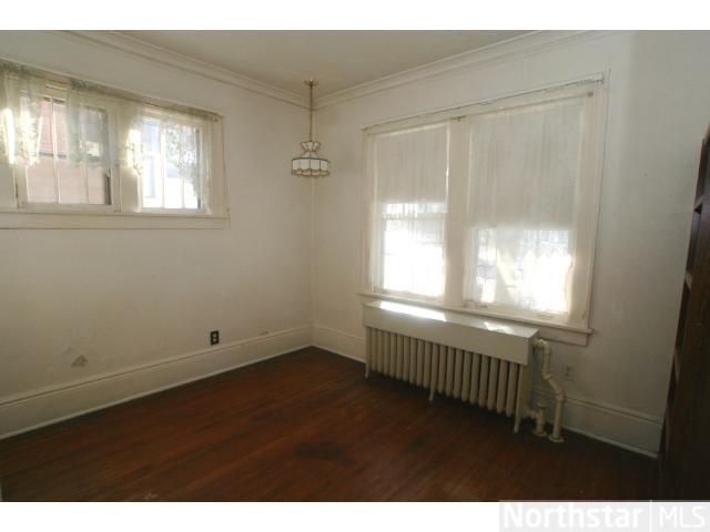 1253 7th St E, Saint Paul, MN 55106