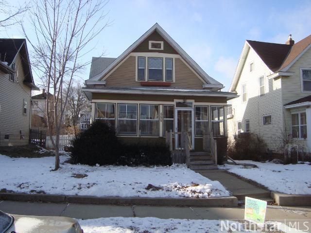 555 Manomin Ave, Saint Paul, MN 55107