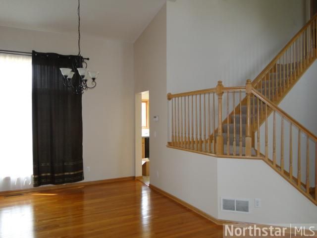 3243 Meadowbrook Pl, Woodbury, MN 55125