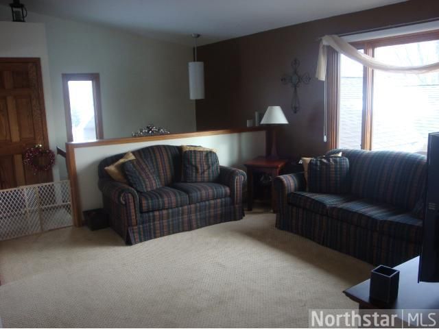 6913 Sumac Ct, Hugo, MN 55038