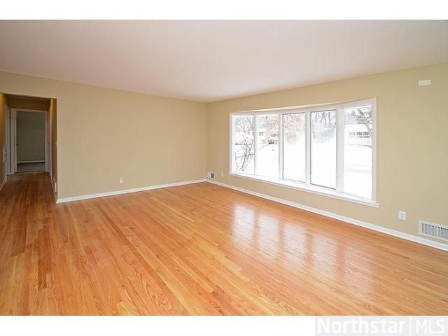 3449 Chatsworth St N, Shoreview, MN 55126