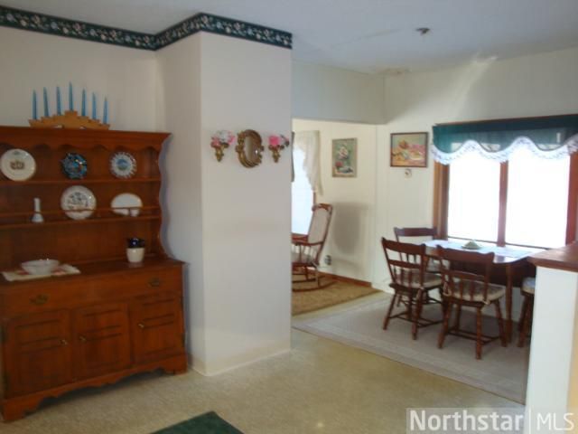 2667 Harvester Ave E, Maplewood, MN 55119