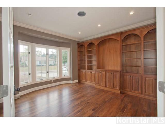 3700 W 57th St, Edina, MN 55410