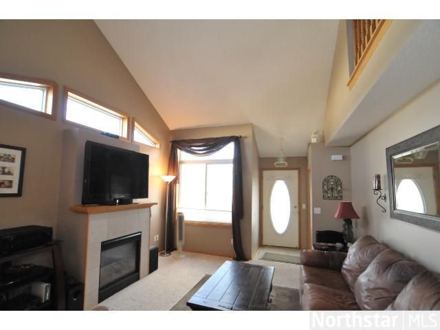 1620 Lexington Ln, Shakopee, MN 55379