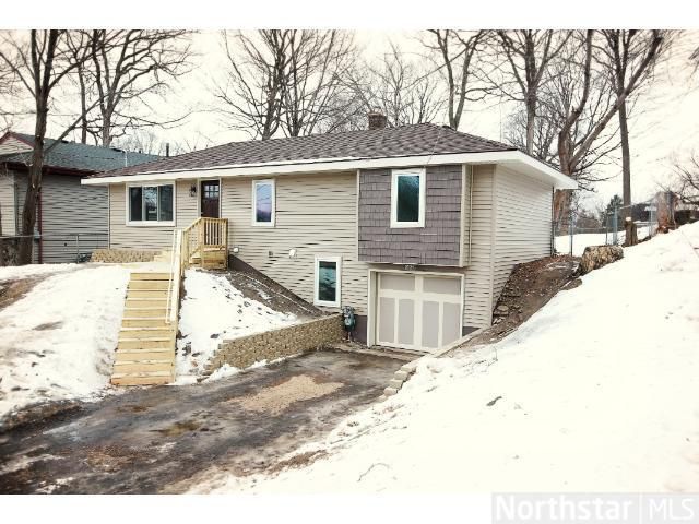 5025 Shoreline Dr, Mound, MN 55364
