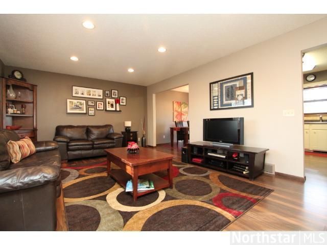 3853 Cinnabar Dr, Eagan, MN 55122