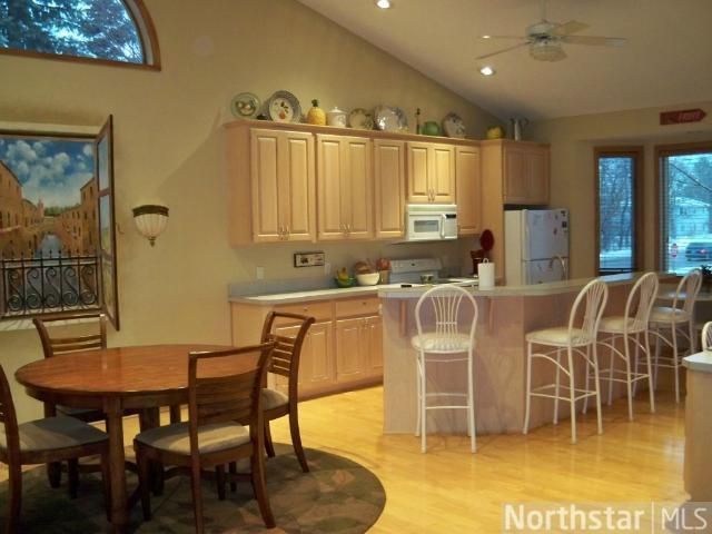 1330 W Royal Oaks Dr, Shoreview, MN 55126