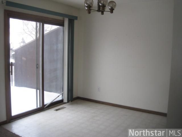8623 S Maplebrook Cir, Brooklyn Park, MN 55445