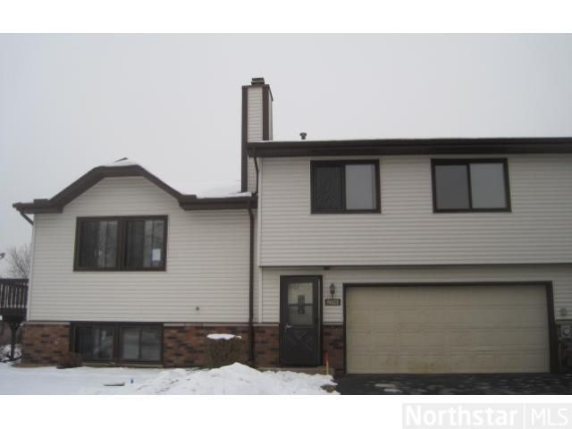 8623 S Maplebrook Cir, Brooklyn Park, MN 55445