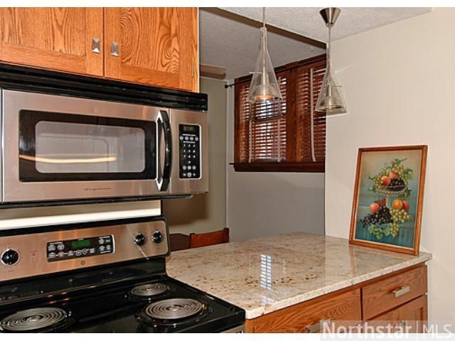 385 Laurel Ave #2, Saint Paul, MN 55102