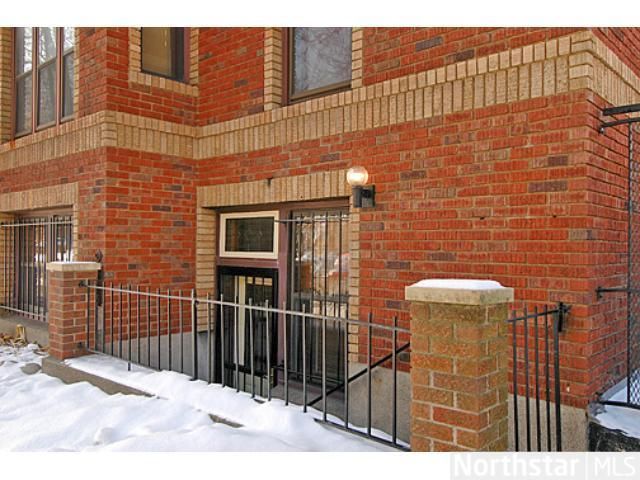 385 Laurel Ave #2, Saint Paul, MN 55102