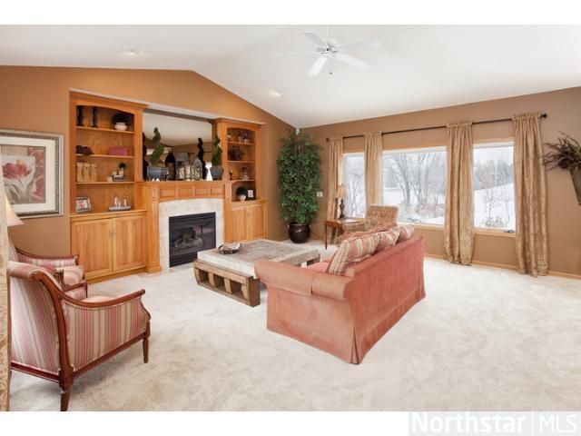 1122 Kinder Dr, Waconia, MN 55387