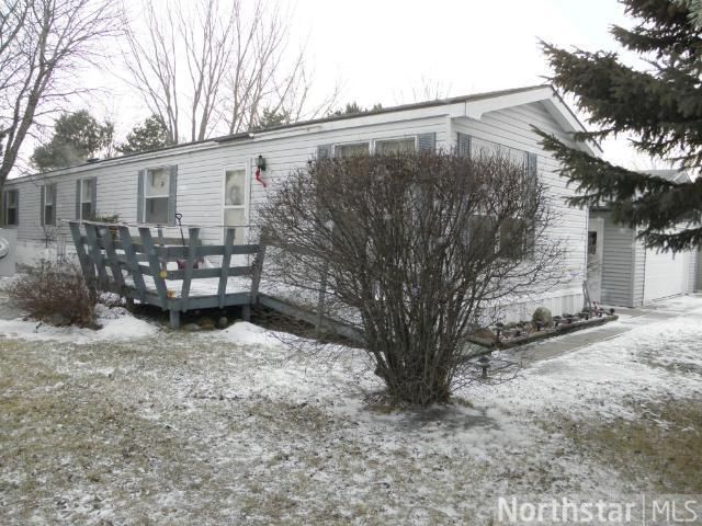 607 30th St NW, Faribault, MN 55021