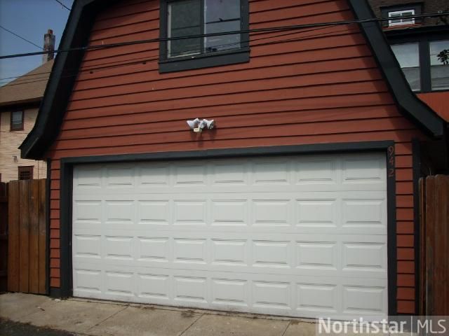 942 Hague Ave, Saint Paul, MN 55104