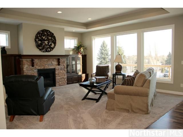 9829 Sky Ln, Eden Prairie, MN 55344