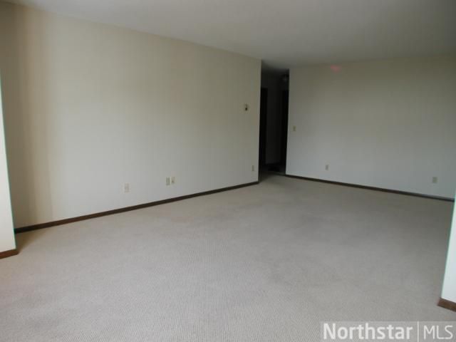 2016 Yorkshire Ave #302, Saint Paul, MN 55116