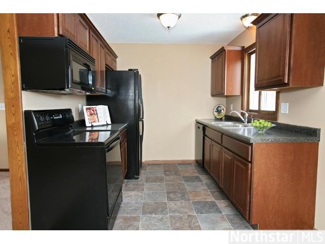10914 Maple Valley Dr, Maple Grove, MN 55369