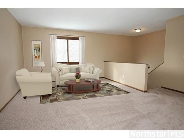 10914 Maple Valley Dr, Maple Grove, MN 55369